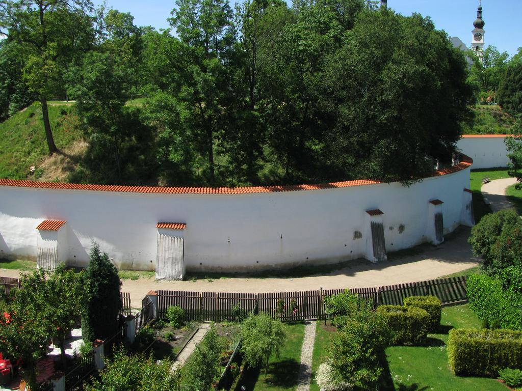 Penzion 102 Παρντούμπιτσε Εξωτερικό φωτογραφία